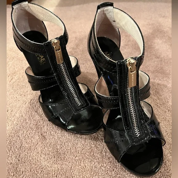 Michael Kors heels - Picture 2 of 7